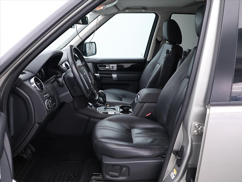 Land Rover Discovery 3,0 TDV6 HSE CZ - fotka 11 z 27