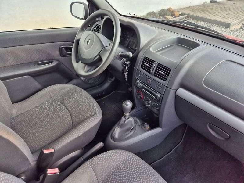 Renault Clio (2008) 1.2 i  + zimáky ROZVODY - fotka 11 z 28