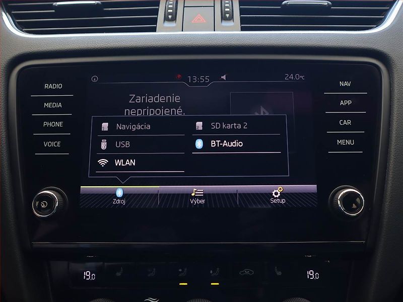 Škoda Octavia (2019) 1.6 TDI, Navi, Tempomat - fotka 19 z 21