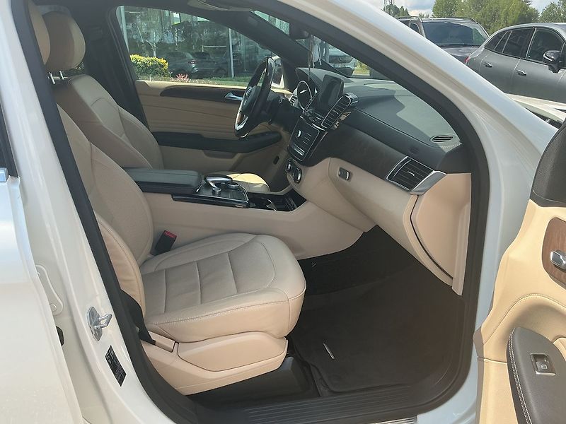 Mercedes-Benz GLE 350 d AMG 4MATIC - fotka 18 z 25