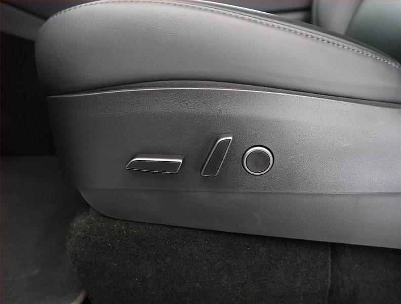 Tesla Model Y (2022) Long Range AWD 79kWh, SoH 89% - fotka 30 z 33