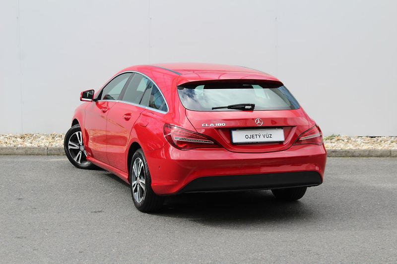 Mercedes-Benz CLA 180 Shooting Brake - fotka 5 z 20