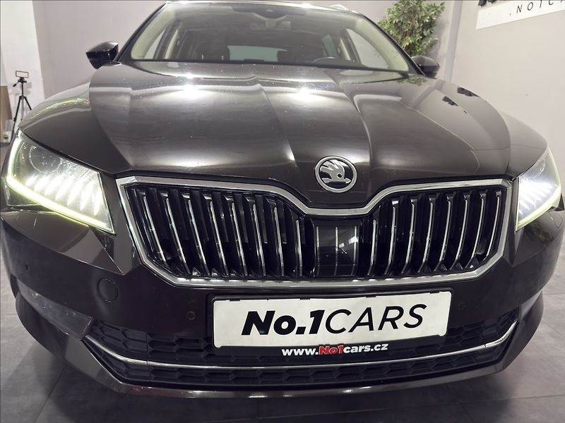 Škoda Superb 2,0   TDI DSG 4X4 140KW L&K - fotka 39 z 41