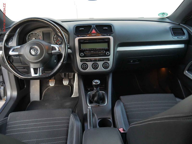 Volkswagen Scirocco (2010) 1.4TSi, servis.kniha - fotka 8 z 15