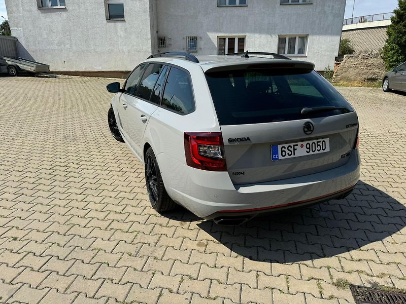 Škoda Octavia (2019) RS TDI 135KW  4x4 kombi  - fotka 5 z 30