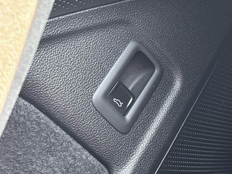 Škoda Superb (2025) Combi 2.0 TDI 4x4 DSG Sportlin - fotka 24 z 33