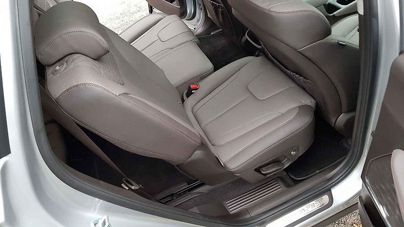 Hyundai Santa Fe vsadilo na nápadný design. Uveze až sedm cestujících.