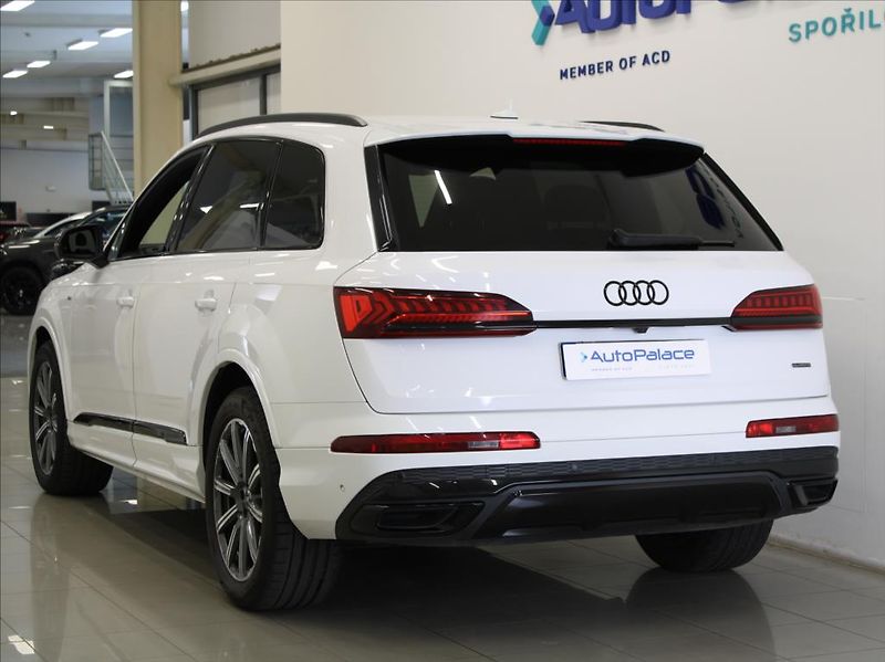 Audi Q7 3,0 50TDi S-Line 7-míst B&O ČR - fotka 3 z 31