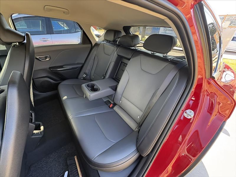 Kia K4 1,6   T-GDI 7DCT TOP - fotka 20 z 23