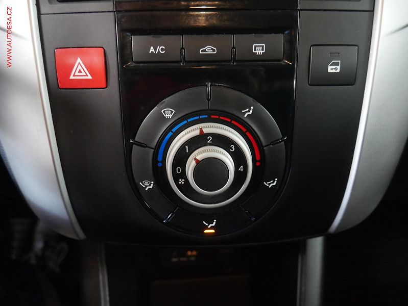 Kia Venga (2013) 1.4i, 2.maj,ČR, AC - fotka 14 z 14