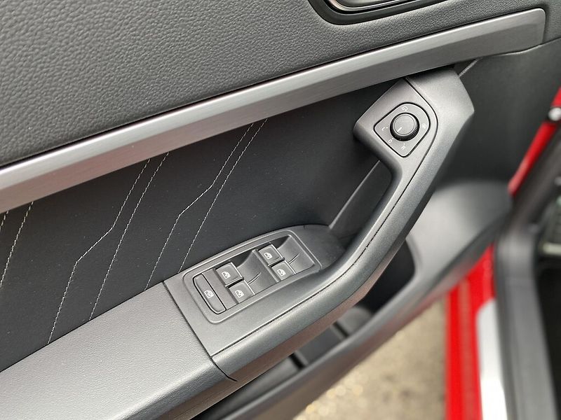 Seat Ateca 1,5 TSI 110 kW FR DSG - fotka 11 z 27
