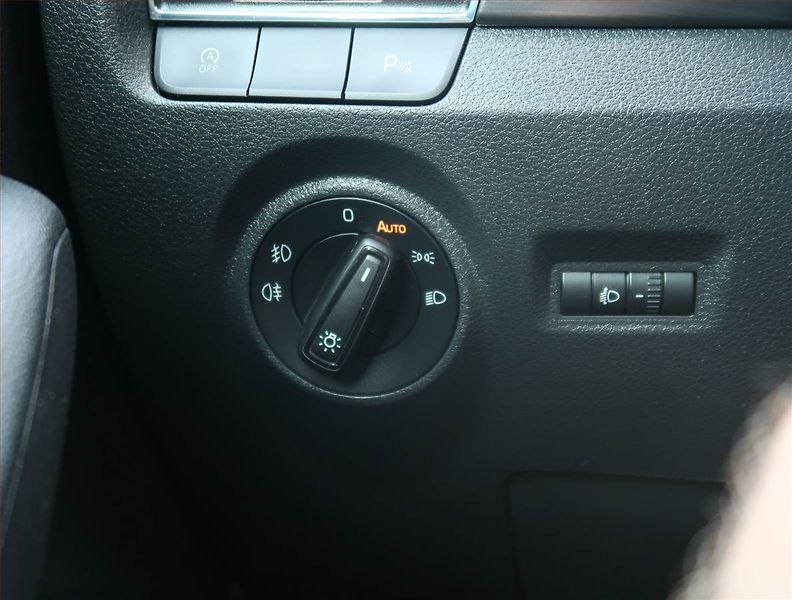 Škoda Fabia (2018) Style 1.0 TSI, ČR,1.maj - fotka 19 z 25