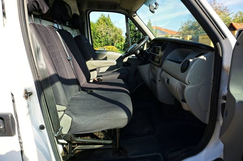 Renault Master (2005) 2,5 DCI 84 kW - fotka 15 z 26