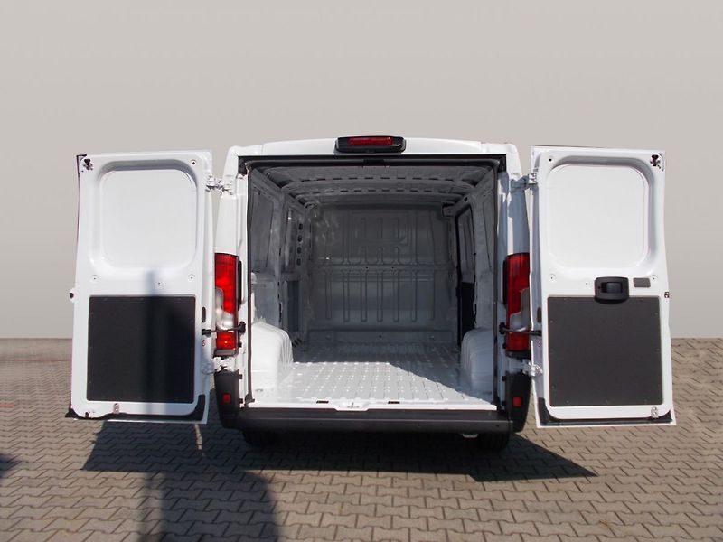 Opel Movano (2026) Van 3000 L2H1 2.2 CDTi 120k 6- - fotka 10 z 11