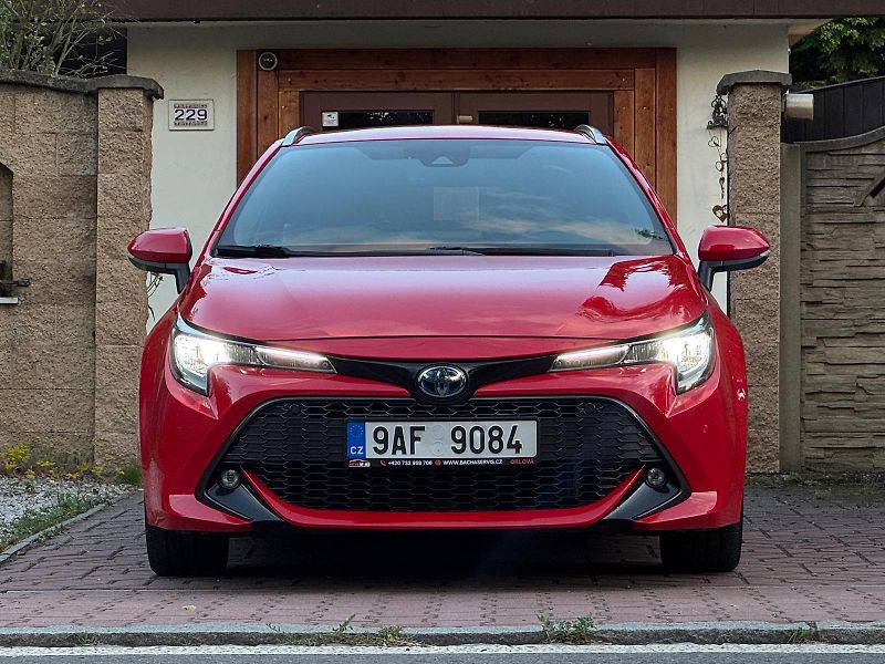 Toyota Corolla 1.8E-Cvt Comf Sport 1.MAJ.DPH - fotka 2 z 28