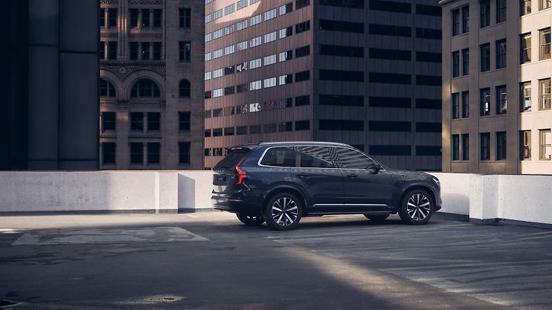 Volvo XC90 (2026) T8 AWD Plug-in CORE 7m - fotka 8 z 12