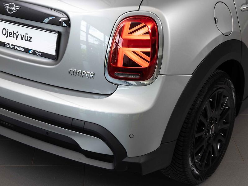 Mini Cooper 5-doors - fotka 9 z 21