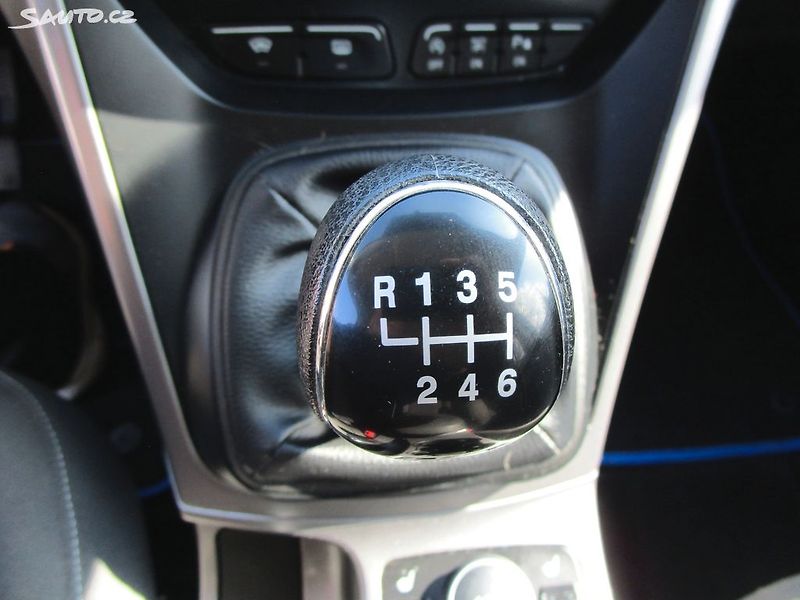 Ford Kuga 1,6-110KW-NOVÉ ROZVODY+OLEJ - fotka 19 z 26
