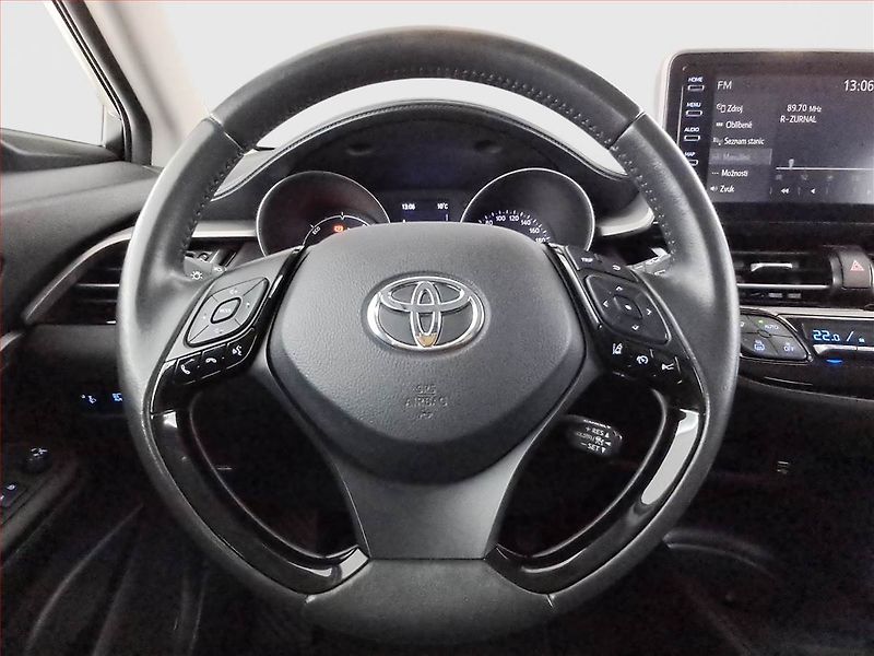 Toyota C-HR (2023) 1.8 Hybrid - fotka 16 z 18