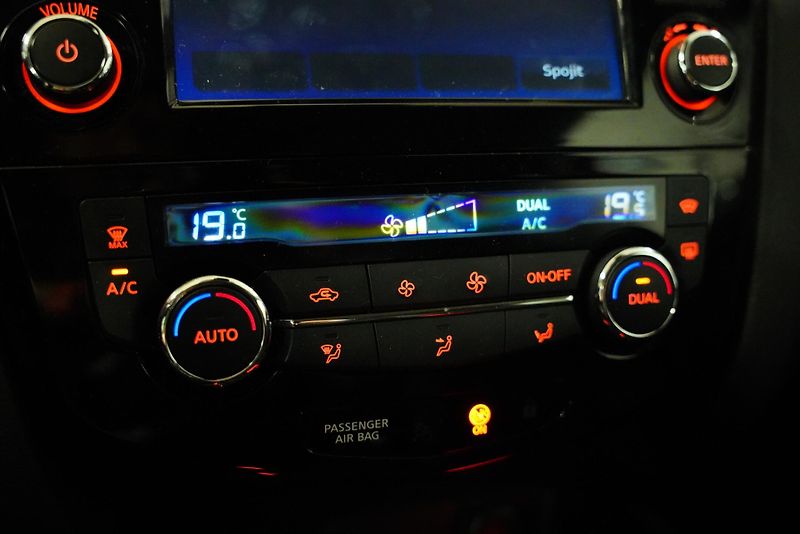Nissan Qashqai - fotka 21 z 24