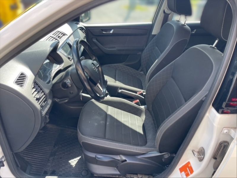 Škoda Fabia 1,0 TSI 81 Ambition - fotka 7 z 11