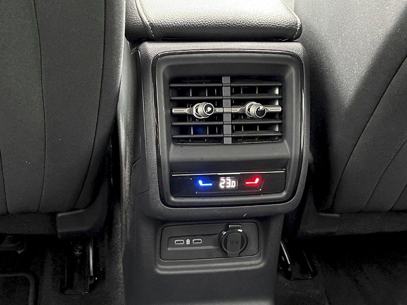 Škoda Kodiaq (2024) 2.0 TDI 142 kW Selection 4x4 D - fotka 29 z 35