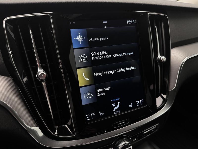 Volvo V60 CC D4 AWD MOMENTUM REZERVACE - fotka 29 z 43