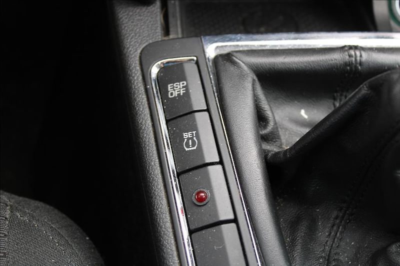 Škoda Superb 2,0 TDi  4 x 4, DIG.KLIMA, ČR - fotka 24 z 38
