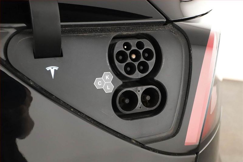 Tesla Model Y (2023) RWD LFP 60kWh, SoH 95% - fotka 29 z 30