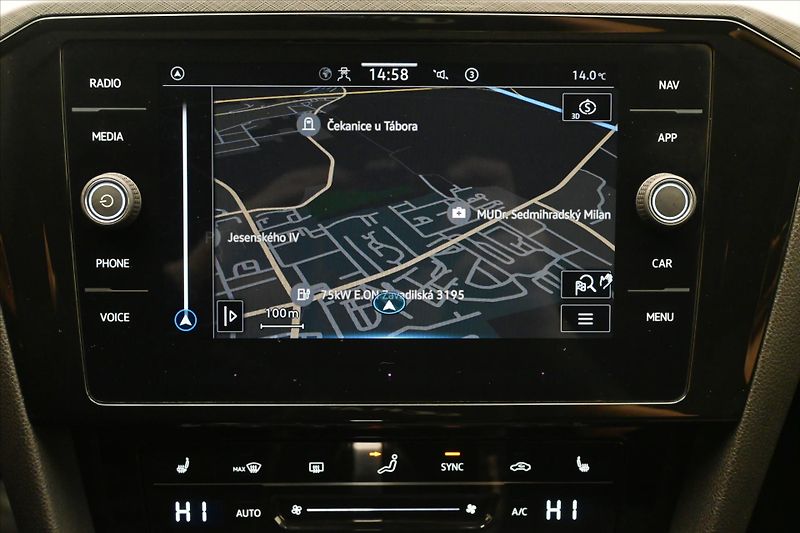 Volkswagen Passat 2,0 TDI 110 kW DSG Business Zá - fotka 20 z 31