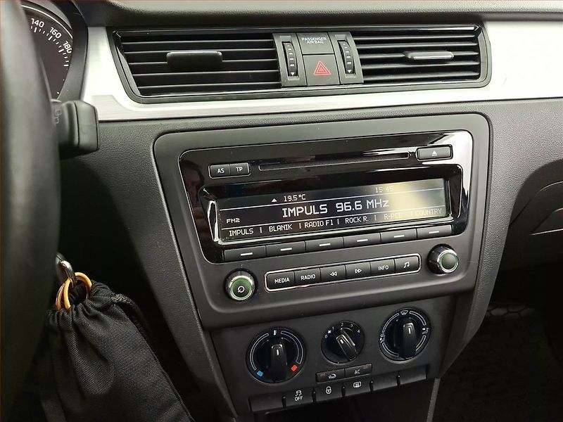 Škoda Rapid (2013) Spaceback 1.2 TSI - fotka 12 z 16