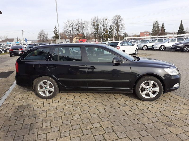 Škoda Octavia (2013) KOMBI 1.6 TDi 4x4 ČR - fotka 3 z 34