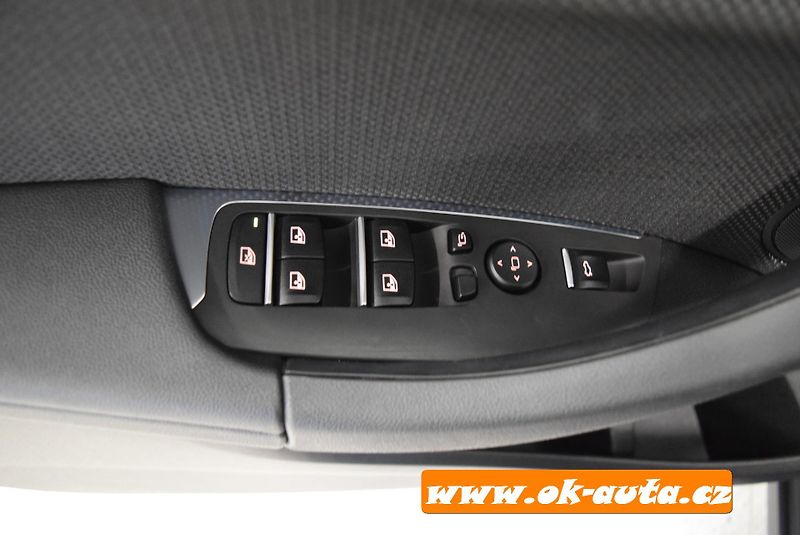 BMW X3 2.0d xDRIVE PRAV.SERVIS BMW - fotka 40 z 74