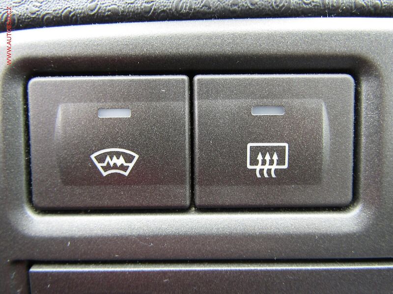 Ford Fusion (2006) 1.4 i, Klima - fotka 14 z 17