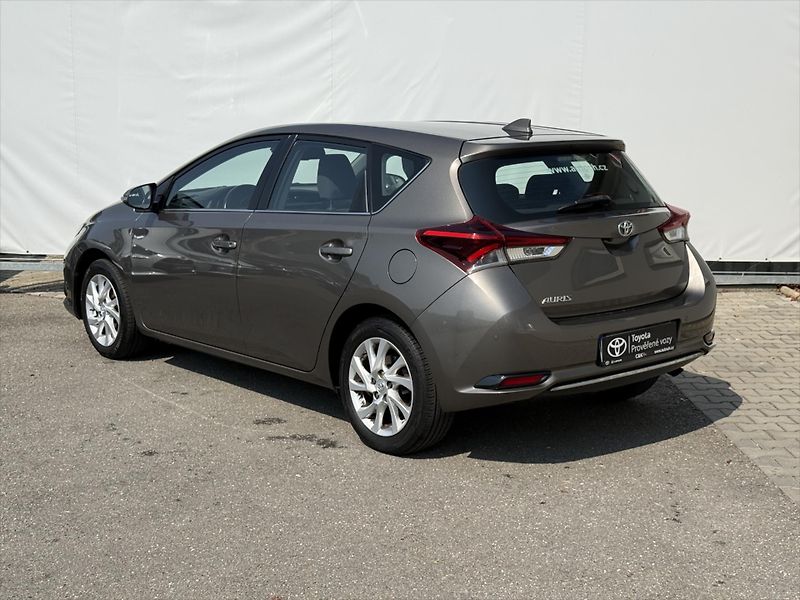 Toyota Auris 1,6 Active Trend - fotka 4 z 19