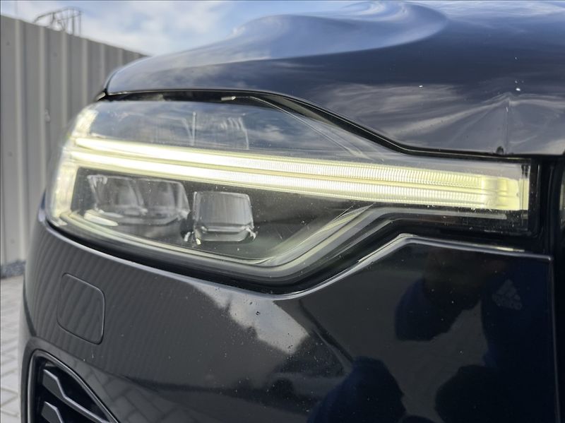 Volvo XC60 2,0 T8 AWD Recharge Plus Dark - fotka 8 z 50