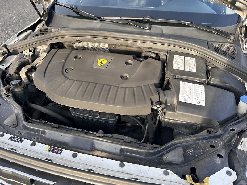 Volvo XC60 2.4 D5 Summum Polestar AWD  - fotka 15 z 33