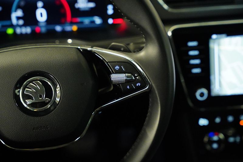 Škoda Superb - fotka 17 z 28