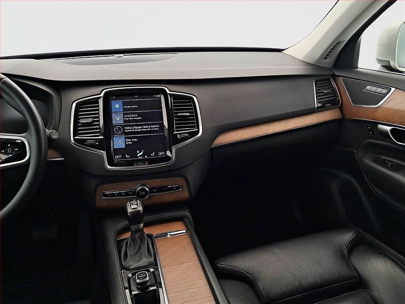Volvo XC90 (2016) D5 AWD - fotka 8 z 24