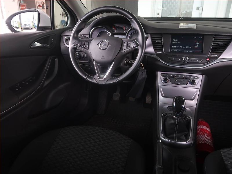 Opel Astra (2017) 1.0 Turbo, Tempomat - fotka 7 z 16