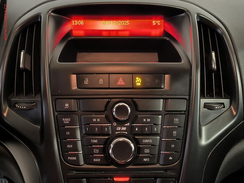 Opel Astra (2011) 1.4i, AC - fotka 14 z 17