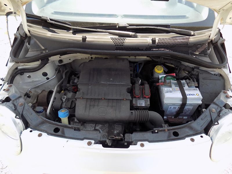 Fiat 500 1,2I 51 KW LOUNGE AUTOKLIMA - fotka 34 z 42