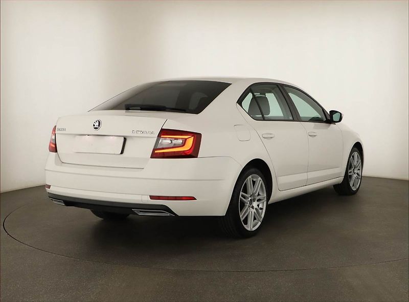 Škoda Octavia (2017) 1.6 TDI, Tempomat - fotka 5 z 18