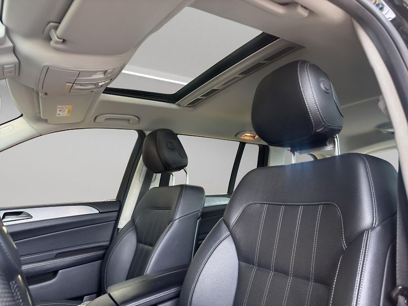 Mercedes-Benz GLS (2018) 350 4MATIC - fotka 22 z 29