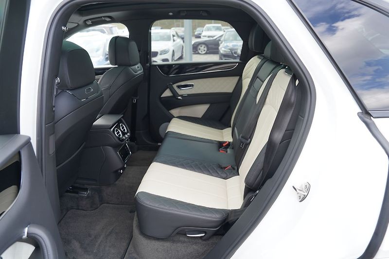 Bentley Bentayga 4.0i V8, Mulliner, ČR, DPH - fotka 37 z 51