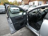 Citroën C4 1,6 i 80kW 2x kola, serviska - náhled 12