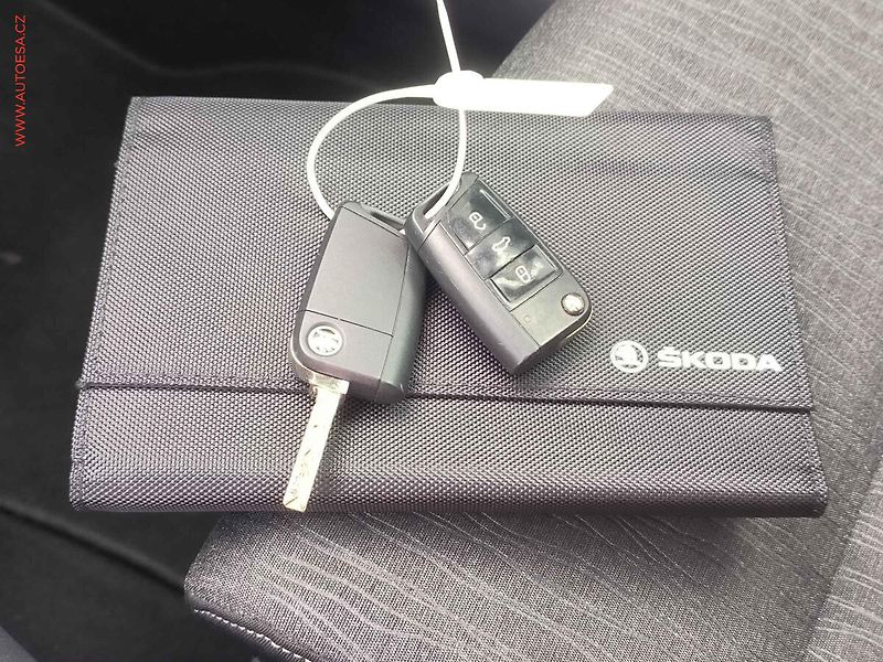 Škoda Karoq (2018) 1.5 TSi, Style, LED, panor - fotka 24 z 24