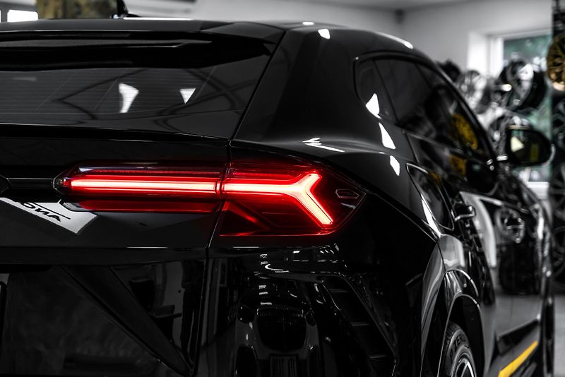 Lamborghini Urus B&O/360/PANO/KARBON/MASÁŽ/ - fotka 11 z 28