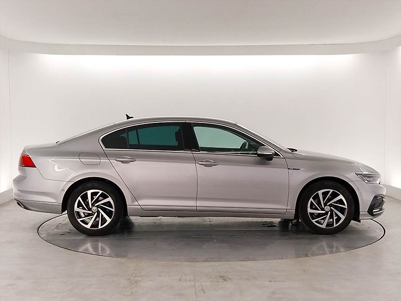 Volkswagen Passat (2020) 1.4 GTE - fotka 6 z 24