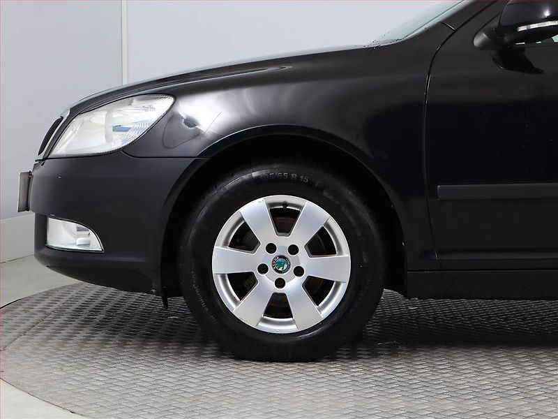 Škoda Octavia (2013) 1.6 TDI, Tempomat - fotka 12 z 14